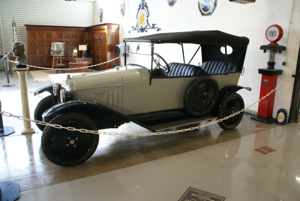 Visite du Conservatoire Citroën et DS 1 Automobile Museums